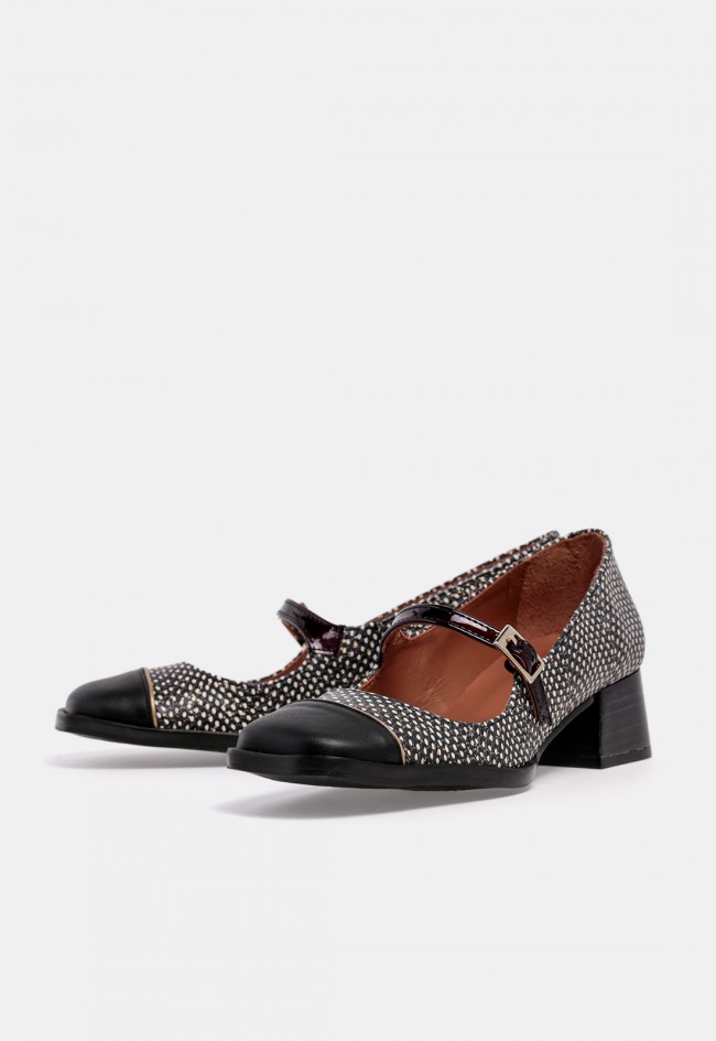 Zapato Mary Jane de tacón Nemonic 2054 de piel negra, fabricado en España