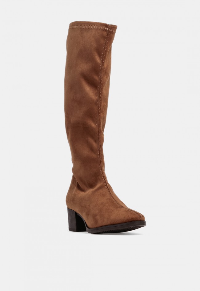 Bota alta de mujer MISS ELASTIC 78256 en color cuero, con tacón bloque y caña fruncida