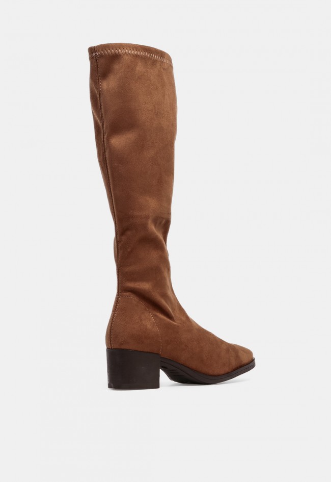 Bota alta de mujer MISS ELASTIC 78256 en color cuero, con tacón bloque y caña fruncida