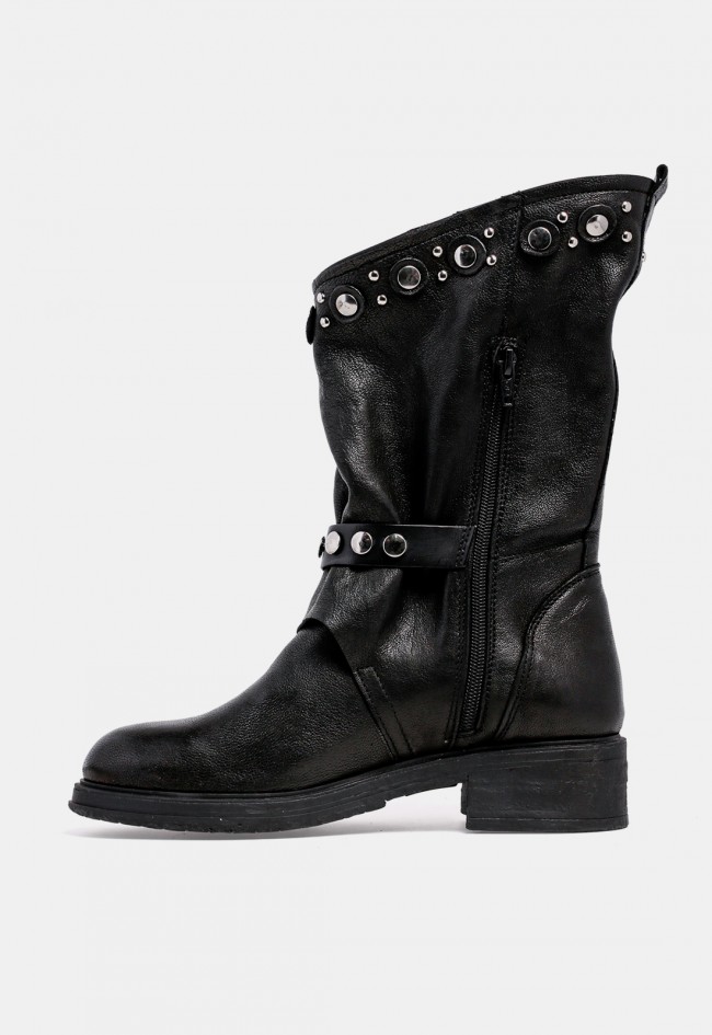 Bota biker de mujer GLO Venezia de piel negra con tachuelas, un estilo en tendencia