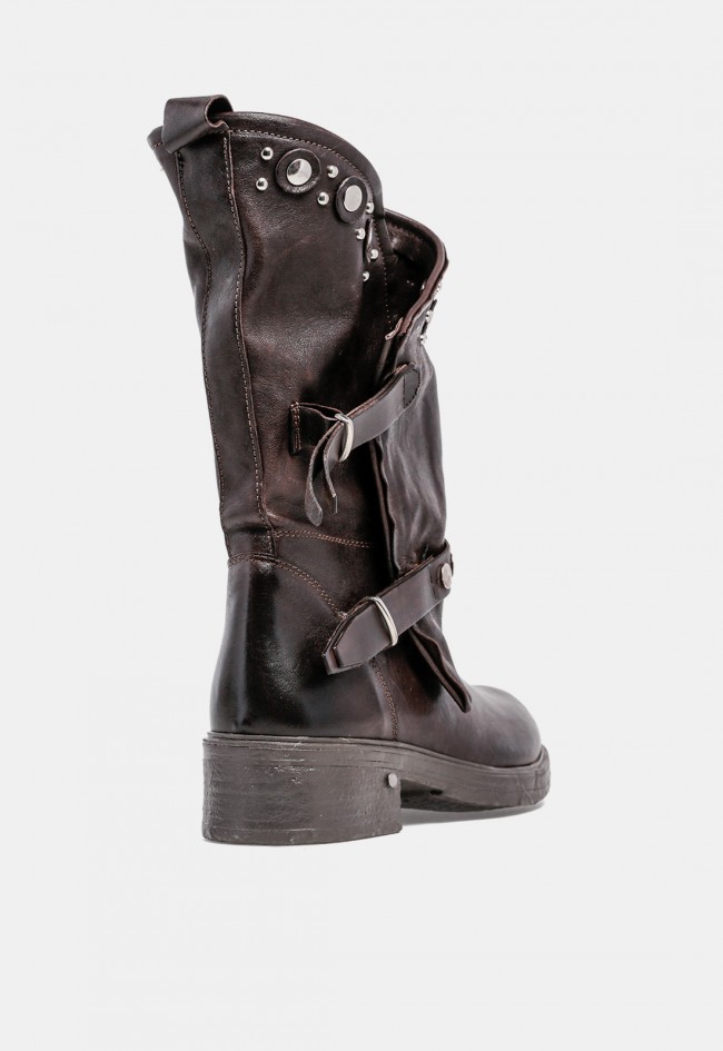 Bota biker de mujer GLO Venezia de piel marrón chocolate con tachuelas, en tendencia