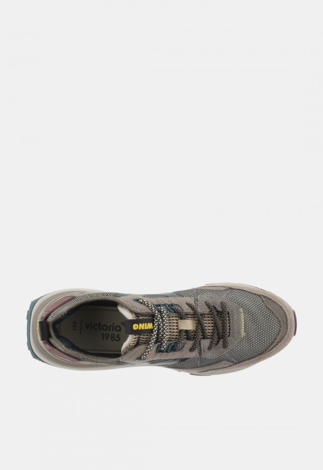 Zapatilla deportiva de hombre Victoria Wing Evo Tech gris con suela dentada