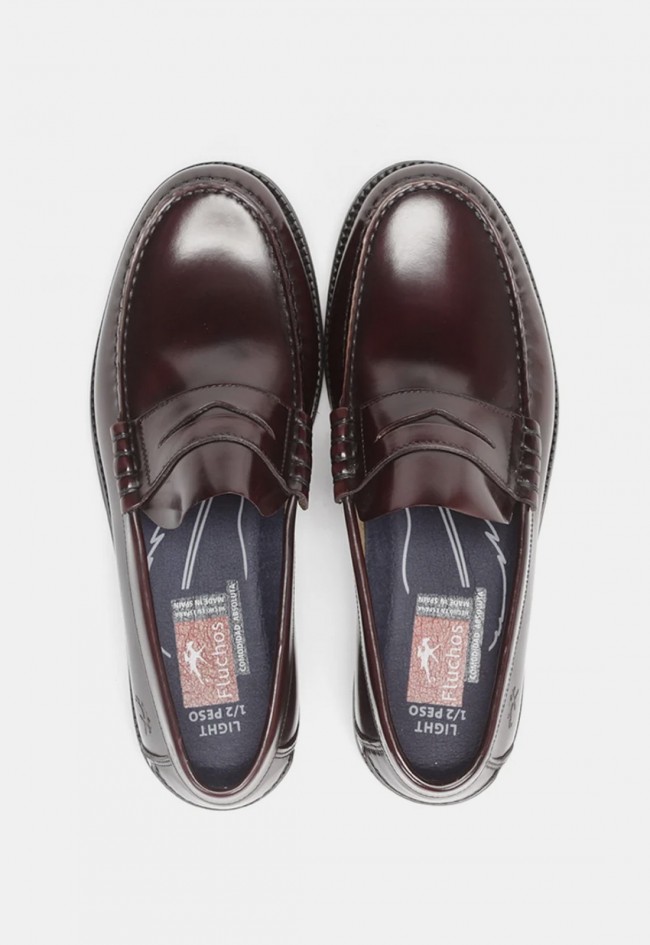 Mocasín Fluchos Stamford F0047 de hombre en piel burdeos, elegancia atemporal