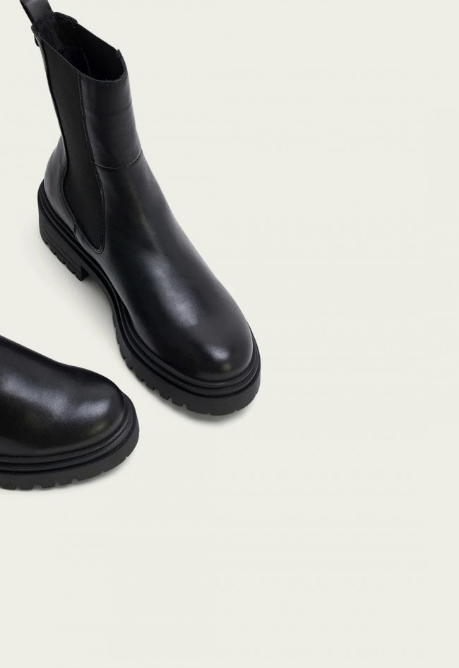 Botines Chelsea Porronet Katia de mujer en piel negra con plataforma