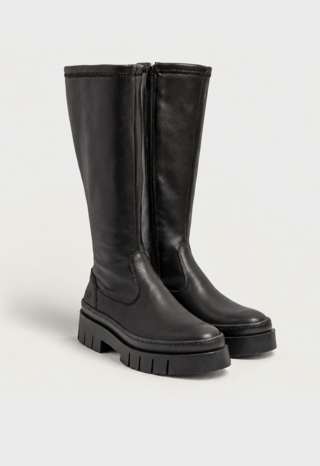 Bota de plataforma ART Amberes 1956 de piel negra, estilo urbano con máxima comodidad