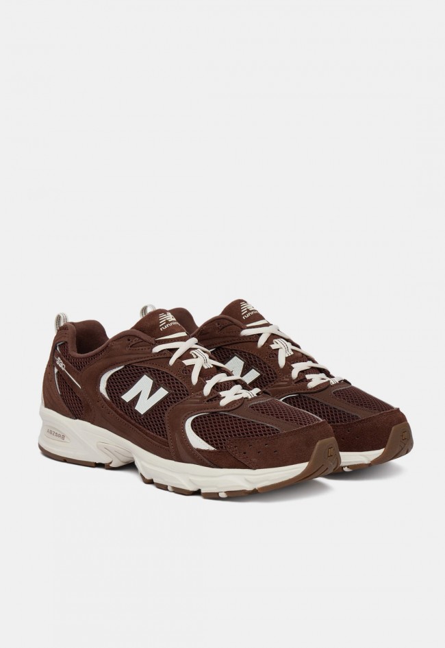 Zapatilla deportiva New Balance 530 de hombre en ante, piel y malla marrón chocolate, estilo retro