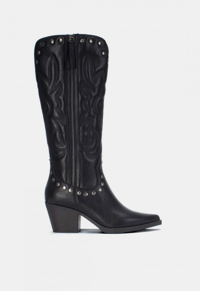 Bota cowboy XTI 14624001 de mujer en negro con tachuelas, estilo western con carácter