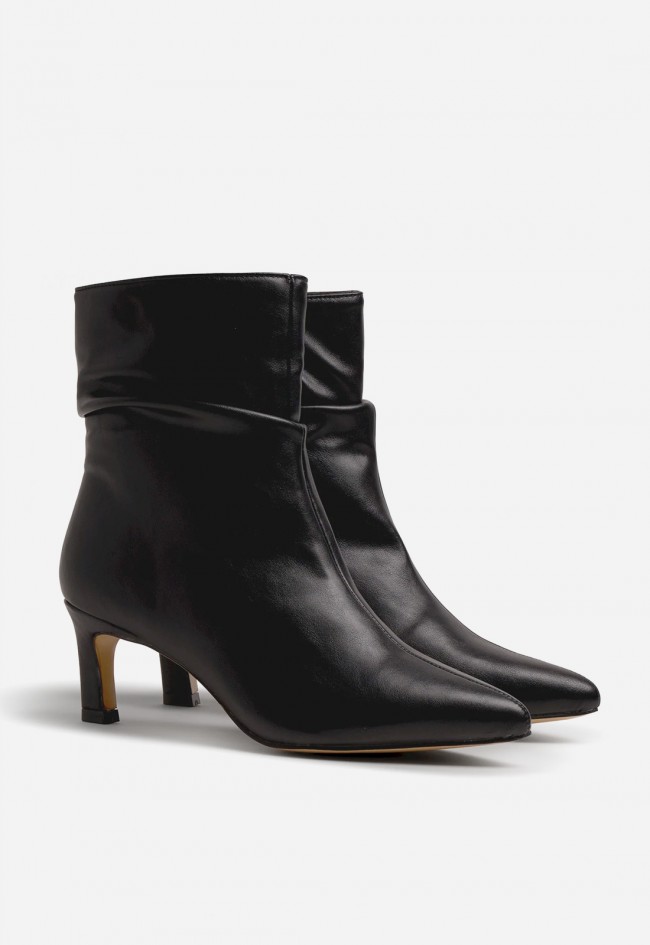 Botín de tacón Mustang Gala para mujer en negro, diseño fruncido y elegante