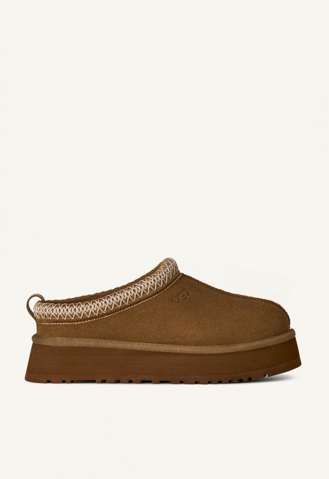 Zueco UGG Tazz II de mujer de ante marrón con plataforma, estilo icónico