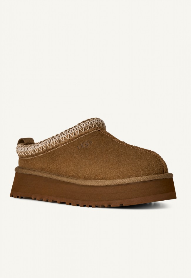 Zueco UGG Tazz II de mujer de ante marrón con plataforma, estilo icónico