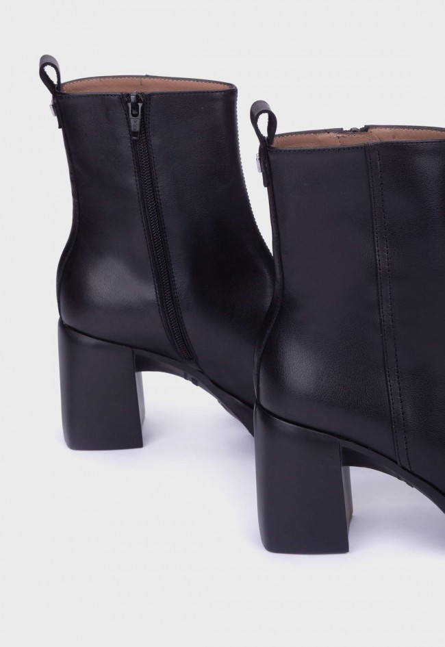 Botín de mujer Wonders VERA 01 de piel negra, elegante y estable