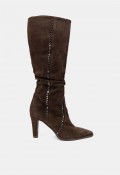 Bota alta de mujer Mimmu Georgina de ante marrón con tachuelas, estilo rock sofisticado