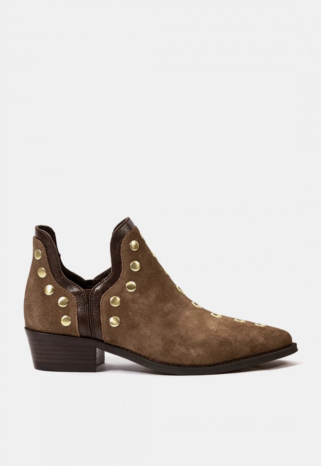 Botín cowboy Another Trend 5646 de mujer en piel tostada con tachuelas