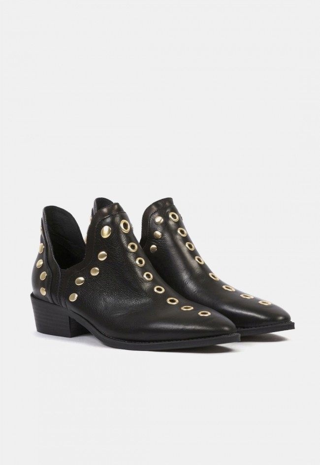 Botín cowboy Another Trend 5646 de mujer en piel negra con tachuelas
