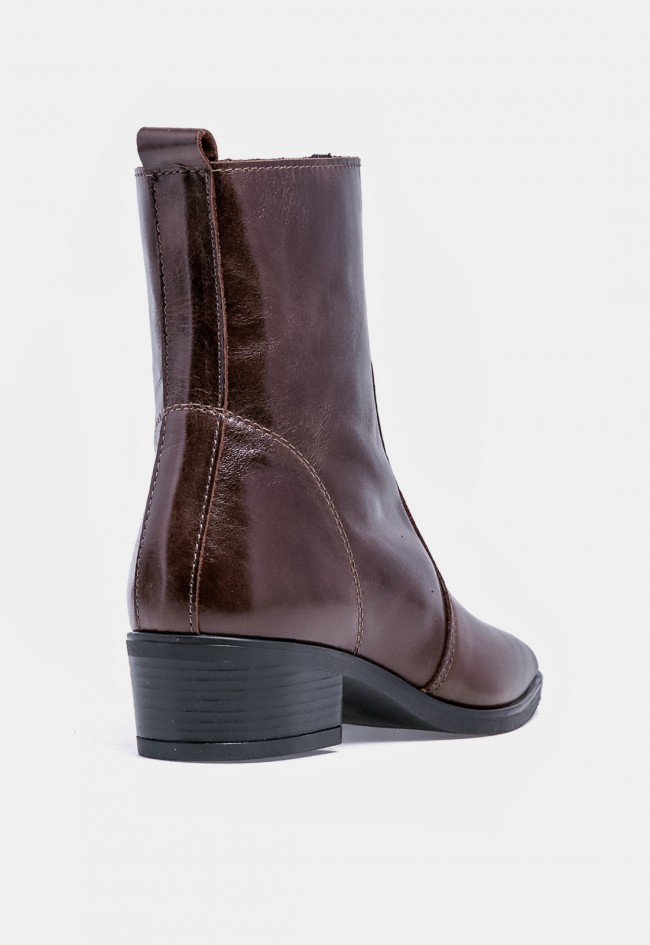Botín de tacón de mujer VAS 5918 de piel marrón chocolate, elegante y versátil