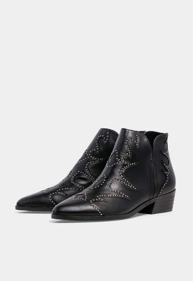 Botín cowboy Why Pink? m6740 de mujer en piel sintética negra con tachuelas