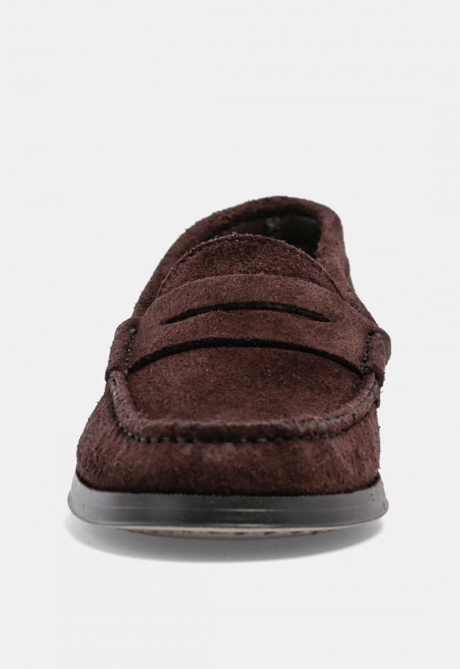 Mocasín Benson 84748C de mujer en piel serraje marrón chocolate, estilo clásico y sofisticado