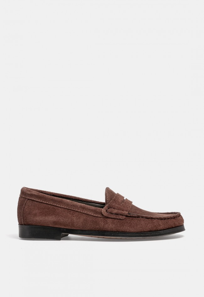 Mocasín Benson 84748C de mujer en piel serraje tostada, estilo clásico y sofisticado