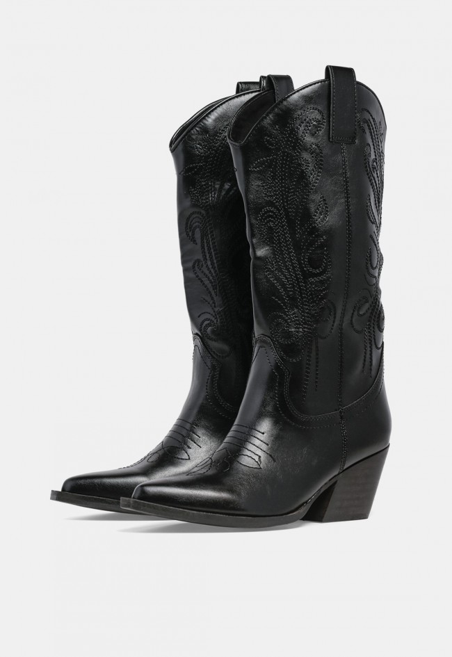 Bota cowboy de mujer Why Pink? m6761 negra de piel sintética, estilo western con bordados