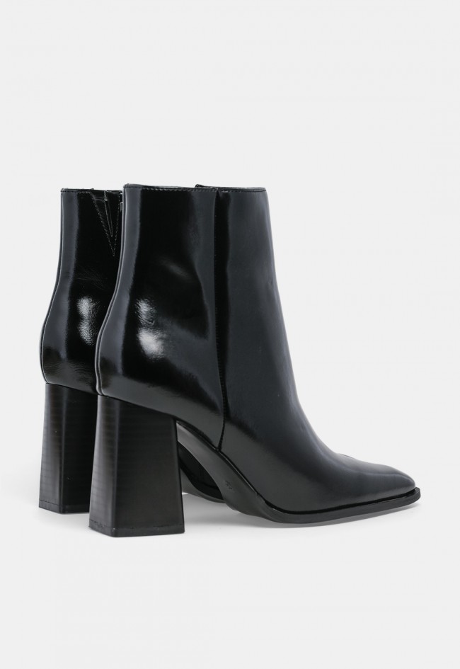 Botín negro de mujer Chocolat D'or LS 6128 con tacón en bloque, elegancia urbana en punta