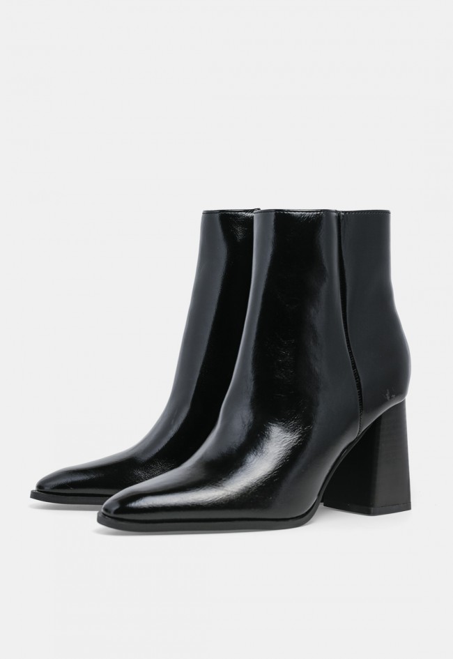 Botín negro de mujer Chocolat D'or LS 6128 con tacón en bloque, elegancia urbana en punta