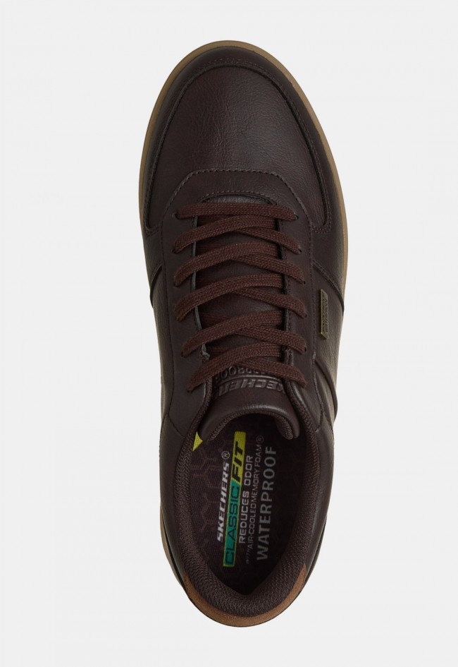 Zapatillas waterproof de hombre Skechers Palmiro Monty 211459 marrón, confort urbano para cada paso