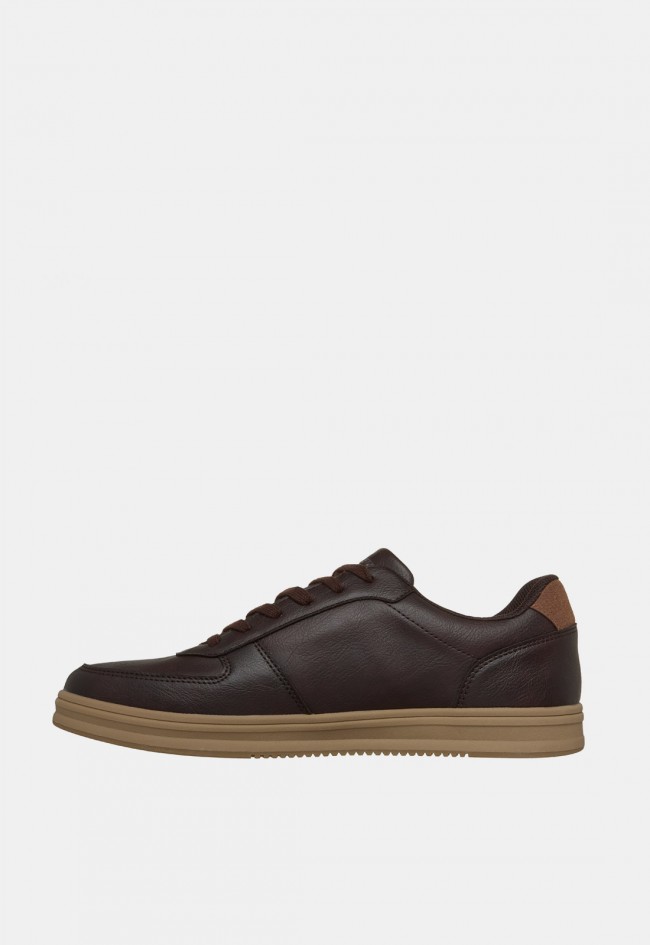Zapatillas waterproof de hombre Skechers Palmiro Monty 211459 marrón, confort urbano para cada paso