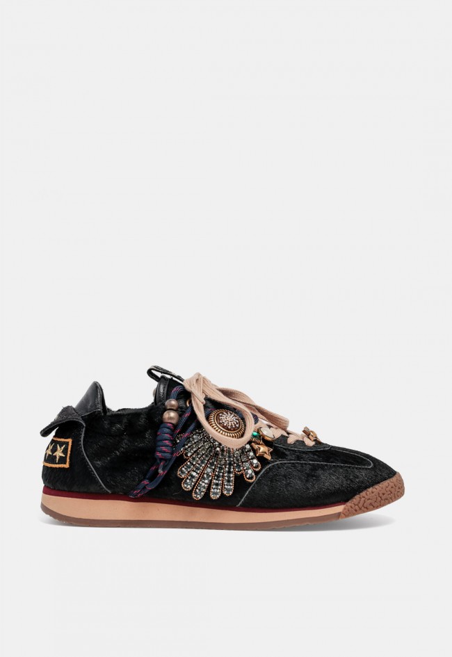 Zapatilla deportiva de mujer Movies GDX-01 de piel negra, estilo urbano con detalles joya