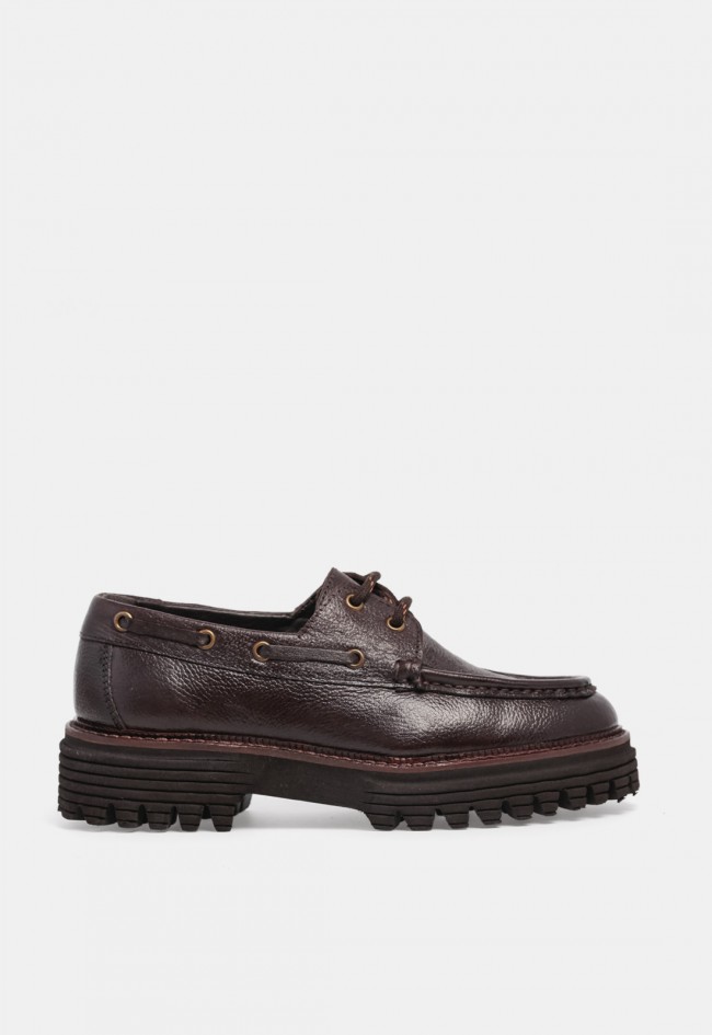 Zapato náutico de mujer Top 3 SS1890 de piel marrón, estilo marinero con suela track