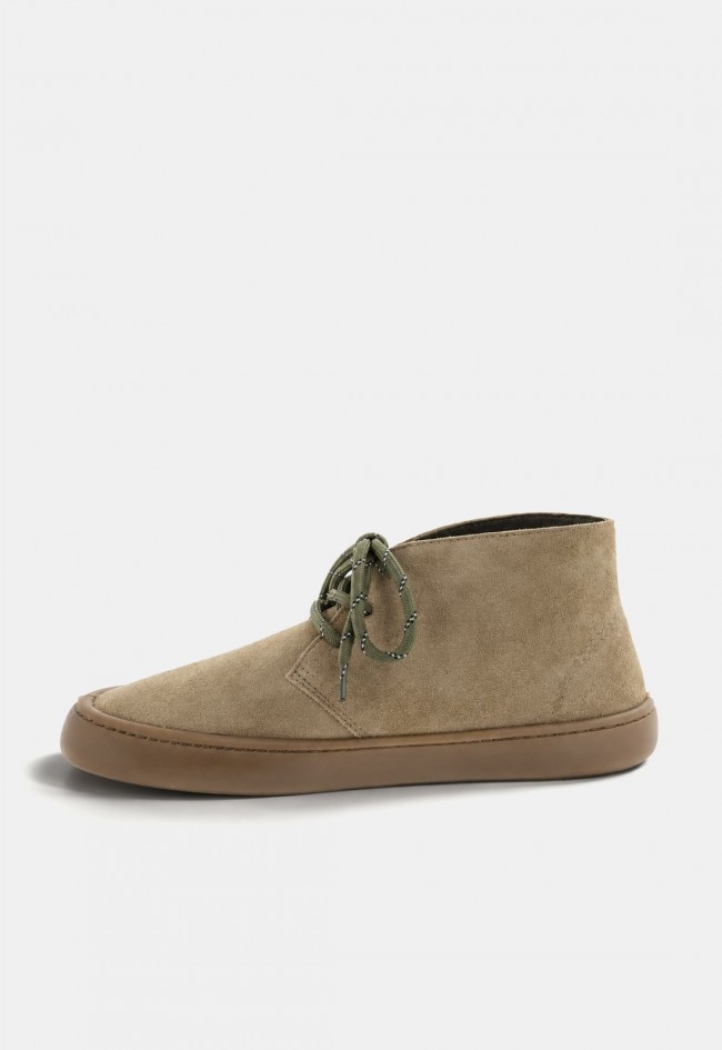 Botín barefoot Victoria Olmo de mujer y hombre en serraje taupe, comodidad y libertad natural