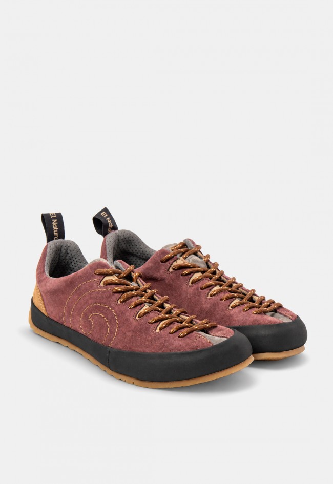 Zapatilla barefoot El Naturalista Nevora N6082 de mujer en color rioja, ligereza y movimiento natural