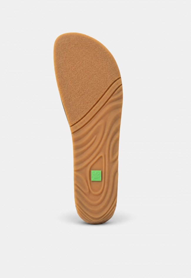 Zapatilla barefoot El Naturalista Nevora N6082 de mujer en color rioja, ligereza y movimiento natural