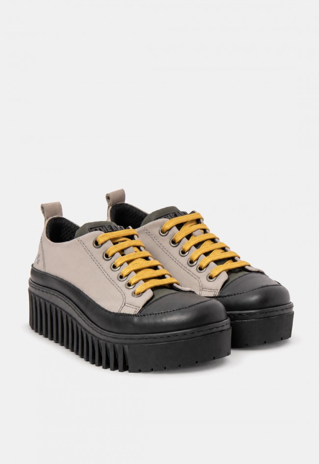 Zapato deportivo ART Brighton 1518A de plataforma en gris y kaki, diseño urbano con carácter
