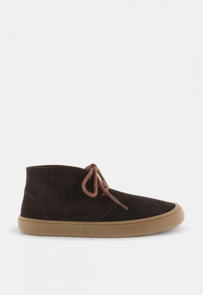 Botín barefoot Victoria Olmo unisex de serraje marrón con suela caramelo, caminar natural y confortable