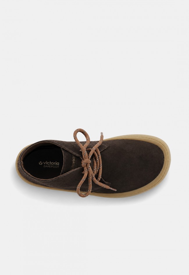 Botín barefoot Victoria Olmo unisex de serraje marrón con suela caramelo, caminar natural y confortable