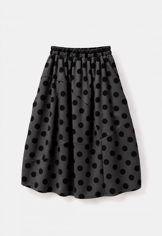 Falda negra de mujer 158C 56432 con lunares, elegancia femenina y estilo actual