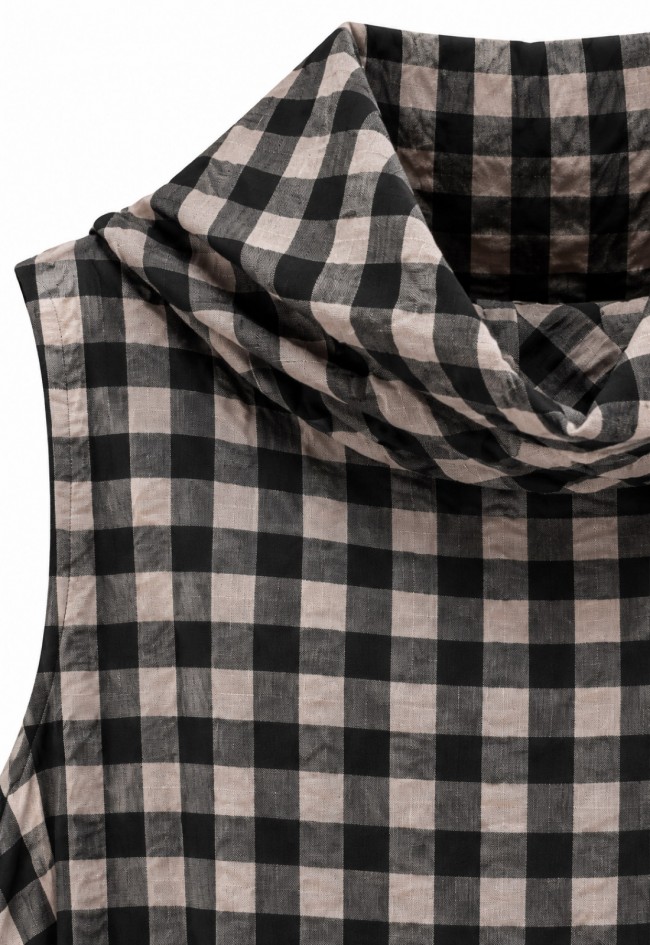 Chaleco negro de mujer WENDY TRENDY 260080 con cuadros y cuello tipo capucha, diseño original