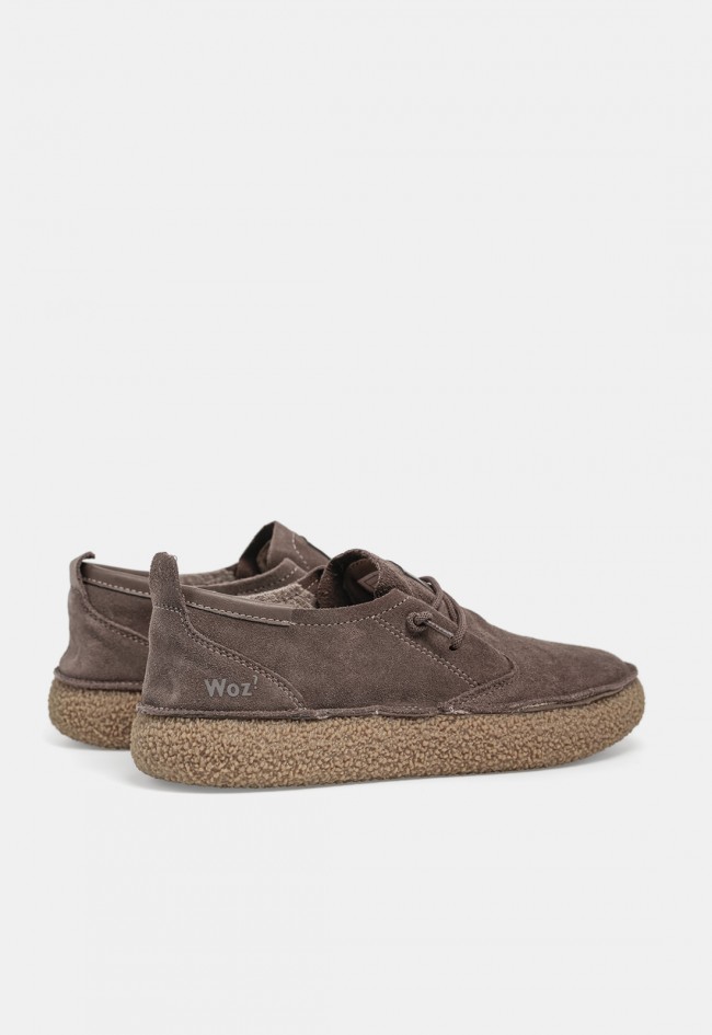 Zapato de hombre Woz Stride de piel taupe, estilo casual urbano con carácter
