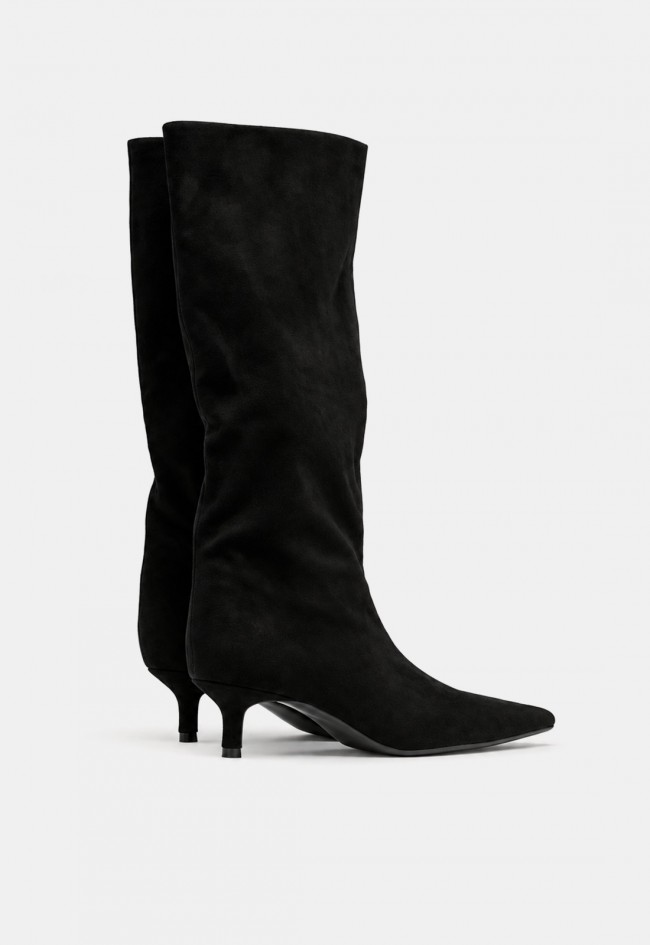 Bota alta de mujer Why Pink? M6894 negra de piel sintética, elegancia relajada con tacón bajo