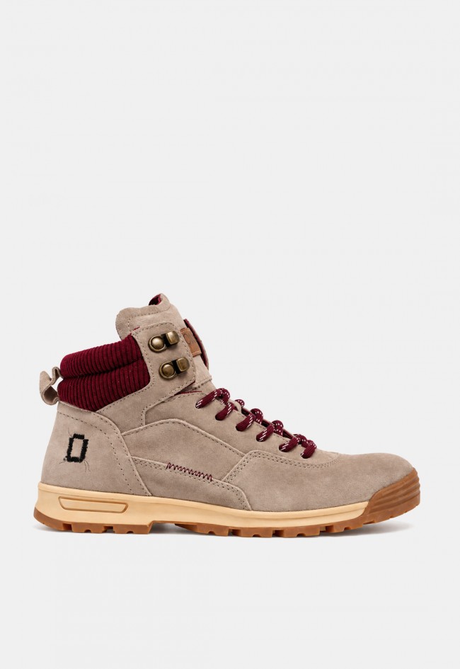 Zapatilla deportiva de mujer Monoway Elk 46 de piel color arena, estilo urbano con carácter