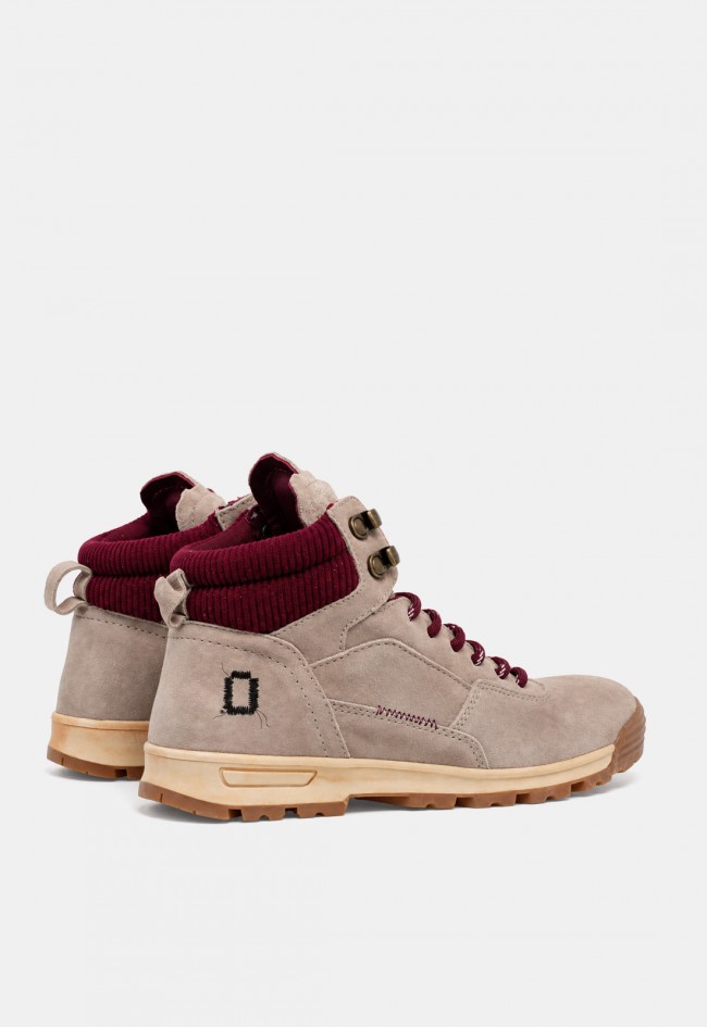 Zapatilla deportiva de mujer Monoway Elk 46 de piel color arena, estilo urbano con carácter