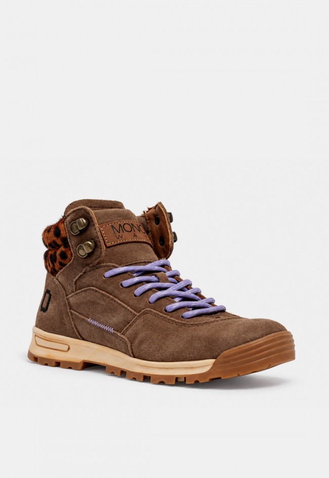 Zapatilla deportiva de mujer Monoway Elk 46 de piel color cuero con animal print, estilo urbano con carácter