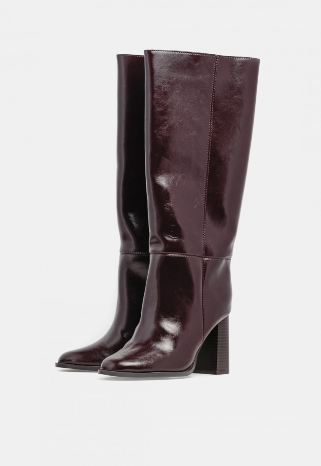 Bota de vestir de mujer Chocolat D'or 01-1 Napa en sintético color burdeos, elegancia con carácter