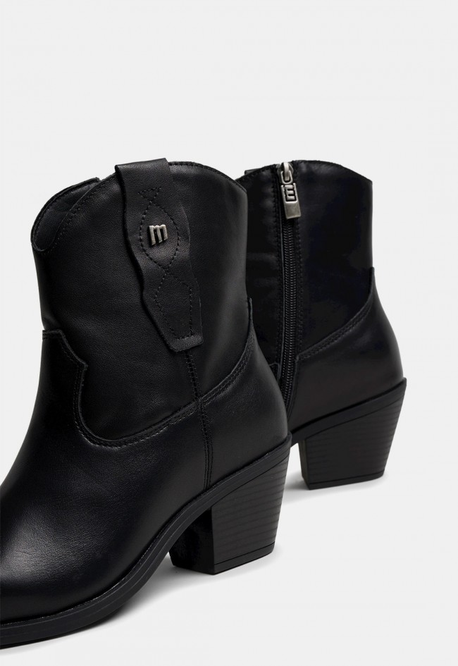 Botín cowboy Mustang Daphne de mujer en piel color negro, estilo western para tus looks con carácter