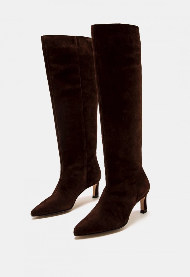 Bota alta Mustang Gala de mujer en piel color moka efecto coco | Elegancia con tacón embudo