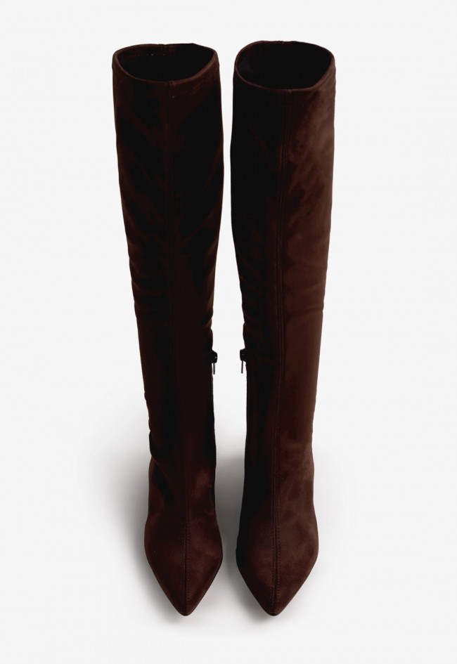 Bota alta Mustang Kala de mujer marrón moka con cuña alta | Una silueta que estiliza tus looks