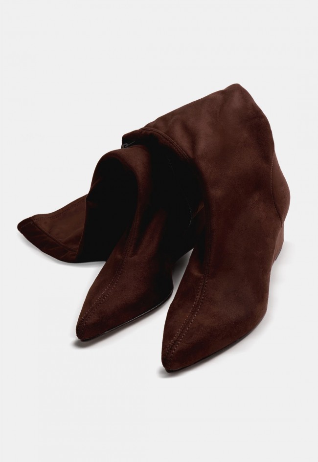 Bota alta Mustang Kala de mujer marrón moka con cuña alta | Una silueta que estiliza tus looks