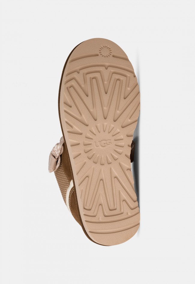 Zapatillas UGG Lowmel de mujer en ante marrón Chestnut | Estilo retro para caminar con actitud