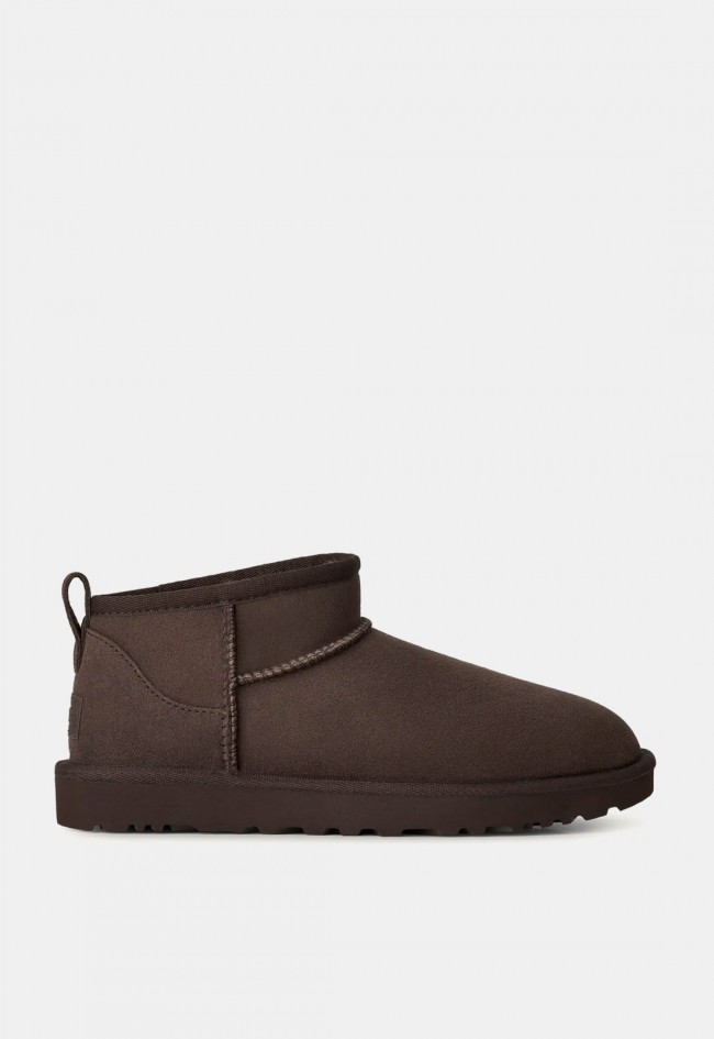 Botín UGG Classic Ultra Mini de mujer en piel de oveja color moka | El icono cálido del invierno