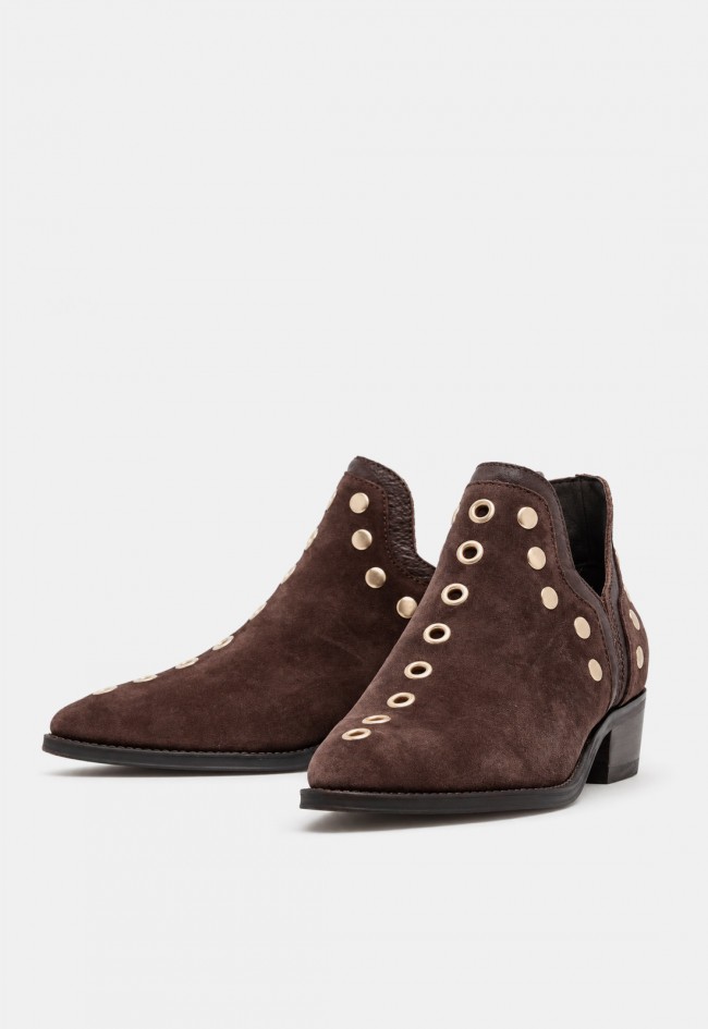 Botín cowboy Another Trend 5646 de mujer en piel moka | Estilo western con carácter
